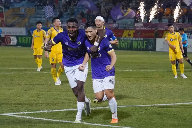 Hà Nội FC có chiến thắng nhẹ nhàng với tỷ số 2-0 trước đội khách Sông Lam Nghệ An. (Ảnh: Việt Anh/Vietnam+)