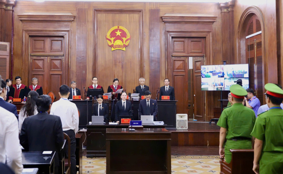 Hội đồng xét xử đã xét hỏi 19 bị cáo trong 2 ngày vừa qua Hội đồng xét xử đã xét hỏi 19 bị cáo trong 2 ngày vừa qua