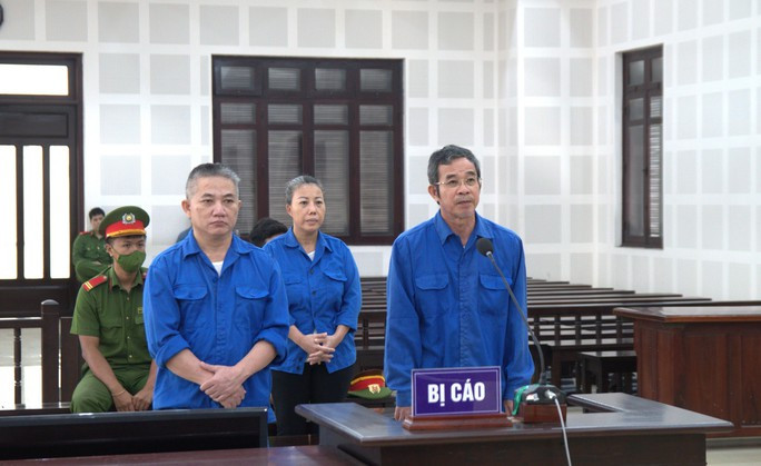 Ông Đàm Quang Hưng nhận án tù vì nhận hối lộ 500 triệu đồng Ông Đàm Quang Hưng nhận án tù vì nhận hối lộ 500 triệu đồng