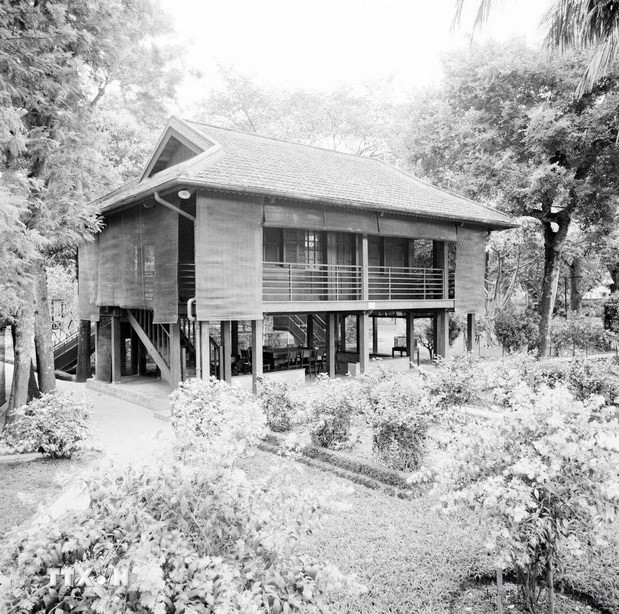 Nhà sàn, nơi Hồ Chủ tịch ở và làm việc trong Phủ Chủ tịch ở Hà Nội. (Ảnh: TTXVN) Nhà sàn, nơi Hồ Chủ tịch ở và làm việc trong Phủ Chủ tịch ở Hà Nội. (Ảnh: TTXVN)