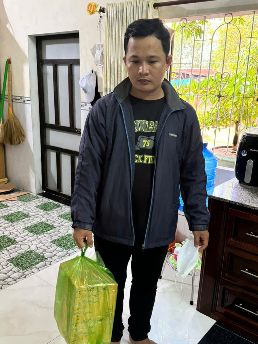 Huy cùng tang vật Huy cùng tang vật