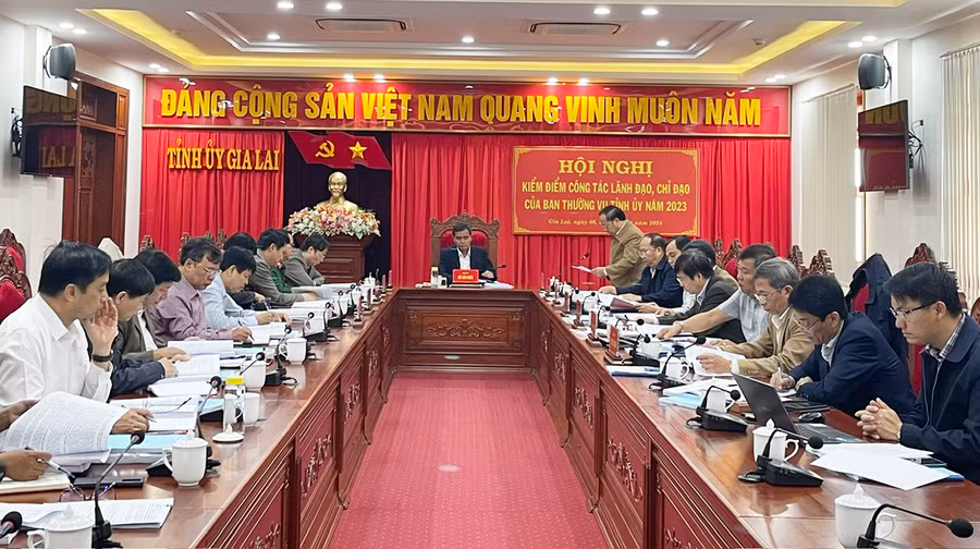 Quang cảnh hội nghị kiểm điểm công tác lãnh đạo, chỉ đạo của Ban Thường vụ Tỉnh ủy năm 2023. Ảnh: P.D Quang cảnh hội nghị kiểm điểm công tác lãnh đạo, chỉ đạo của Ban Thường vụ Tỉnh ủy năm 2023. Ảnh: P.D