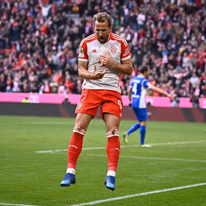 Harry Kane đã chứng minh khả năng của mình khi liên tiếp xô đổ các kỷ lục về bàn thắng tại Bundesliga