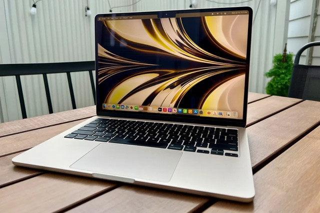 MacBook Air 15 inch trở thành lựa chọn hấp dẫn cho những ai cần MacBook màn hình lớn với chi phí vừa phải. Ảnh: APPLE MacBook Air 15 inch trở thành lựa chọn hấp dẫn cho những ai cần MacBook màn hình lớn với chi phí vừa phải. Ảnh: APPLE