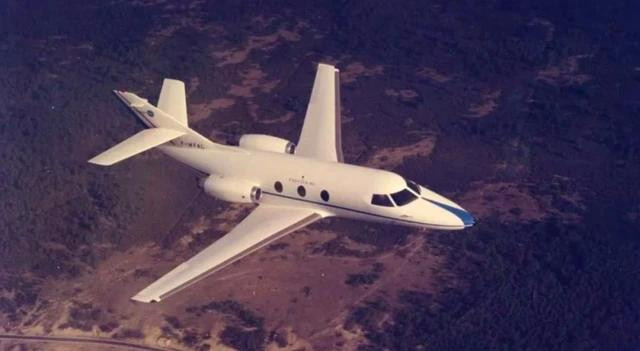 Máy bay dân dụng hạng nhẹ Falcon 10. CHỤP MÀN HÌNH THE NEW INDIAN EXPRESS Máy bay dân dụng hạng nhẹ Falcon 10. CHỤP MÀN HÌNH THE NEW INDIAN EXPRESS