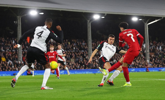 Luis Diaz mở tỉ số sớm cho Liverpool Luis Diaz mở tỉ số sớm cho Liverpool