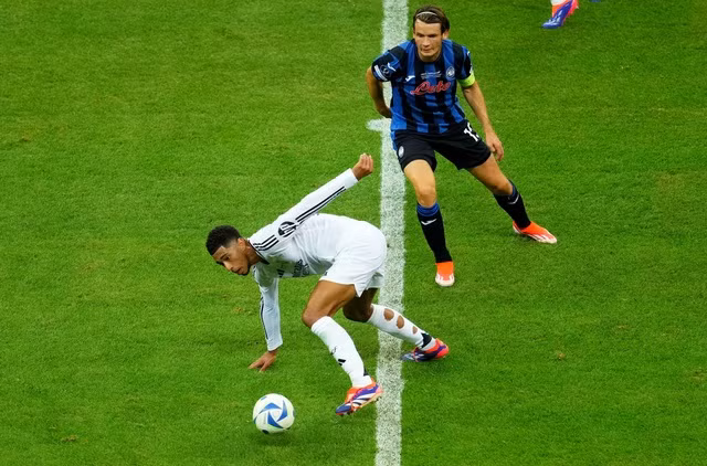 Marten de Roon suýt mở tỉ số cho AStalanta.