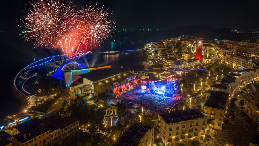 Thị trấn Sunset Town, Phú Quốc bừng sức sống dịp tết này