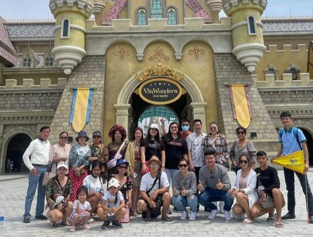 Đoàn khách Campuchia tham quan Phú Quốc.