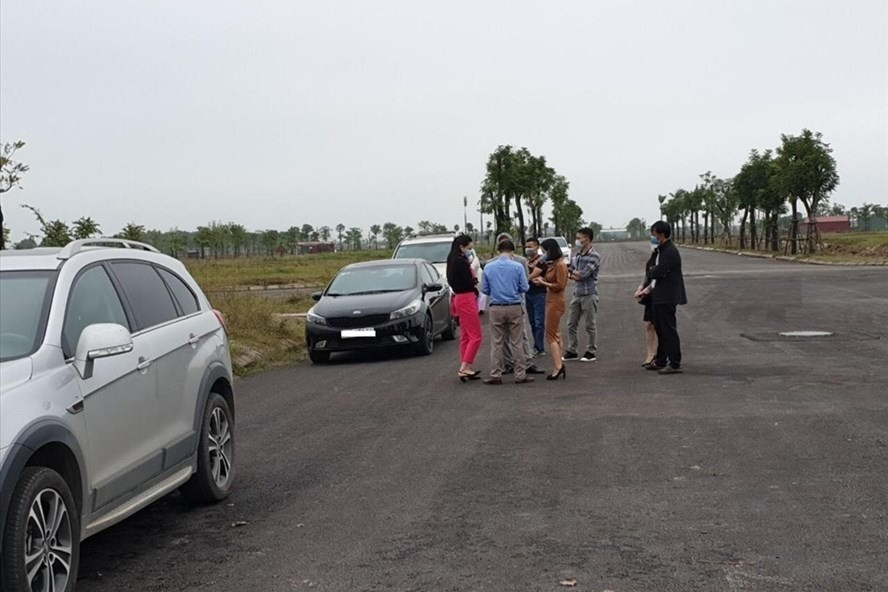 Thị trường bất động sản vẫn chưa thể sôi động như trước đây. Ảnh: Cao Nguyên.