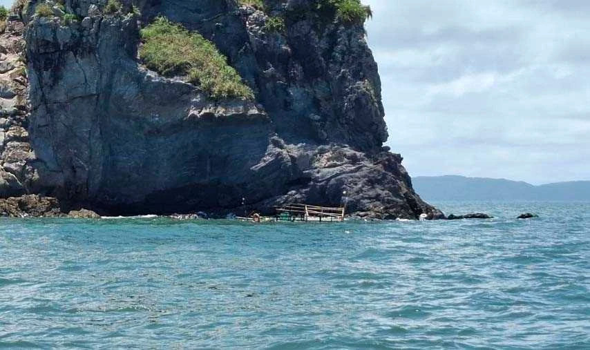 Khu vực chiếc tàu bị đắm. Ảnh Đ.X Khu vực chiếc tàu bị đắm. Ảnh Đ.X