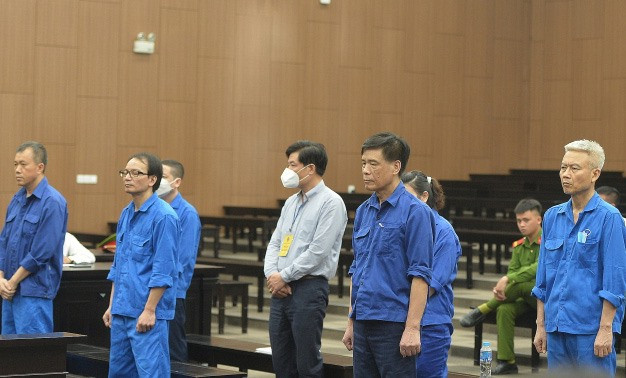 Các bị cáo trong vụ Cienco 1 nghe tòa tuyên án. Ảnh: Quang Việt Các bị cáo trong vụ Cienco 1 nghe tòa tuyên án. Ảnh: Quang Việt