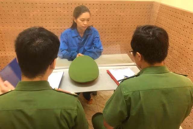 Bị can Trần Thị Lành tại cơ quan công an. ẢNH CÔNG AN ĐẮK NÔNG