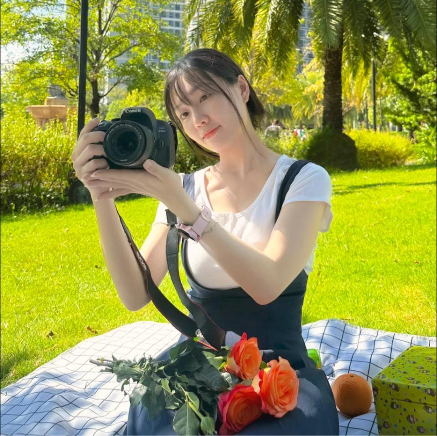 Thùy Chân thích mọi món quà được tặng. Ảnh: CAO AN BIÊN