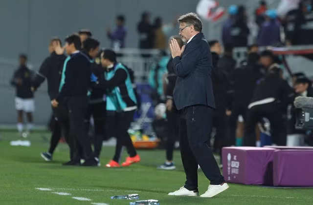 HLV Troussier bị chỉ trích vì không tin dùng các cầu thủ kỳ cựu HLV Troussier bị chỉ trích vì không tin dùng các cầu thủ kỳ cựu