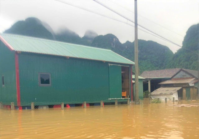 Nhà phao thích ứng với mô hình "sống chung với lũ" ở Tân Hóa Nhà phao thích ứng với mô hình "sống chung với lũ" ở Tân Hóa