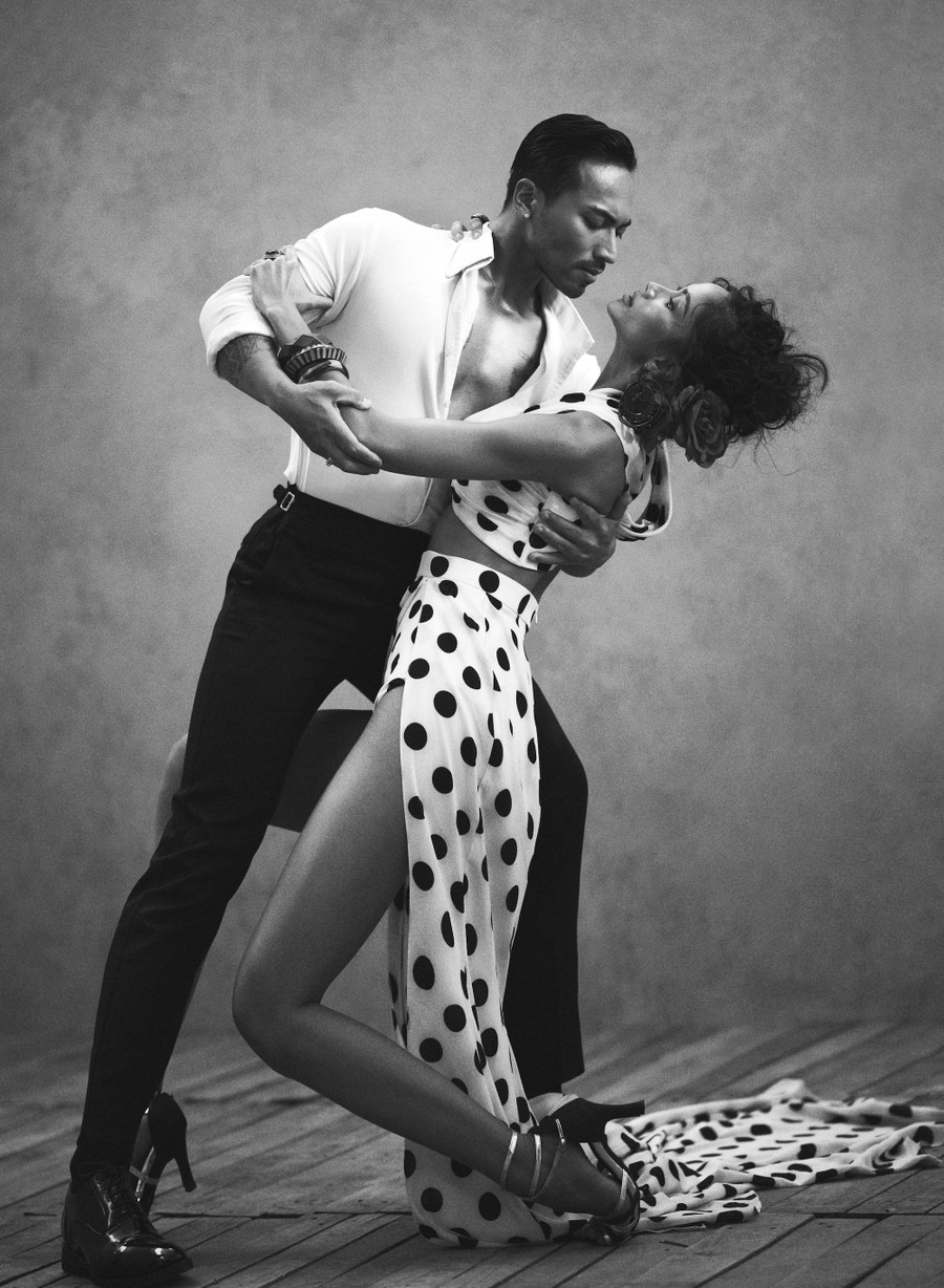 H&apos;Hen Niê chia sẻ bộ ảnh không phải là câu chuyện của cô, mà là câu chuyện chung của tất cả những người phụ nữ. Cô tin rằng phái đẹp sẽ bắt gặp hình ảnh của bản thân trong đó dù ít hay nhiều. Ảnh: Milor Trần