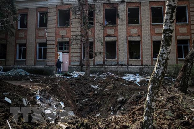 Nhiều tòa nhà bị hư hại sau các cuộc xung đột tại Kramatorsk, Ukraine, ngày 24/4/2023. (Ảnh: AFP/TTXVN) Nhiều tòa nhà bị hư hại sau các cuộc xung đột tại Kramatorsk, Ukraine, ngày 24/4/2023. (Ảnh: AFP/TTXVN)