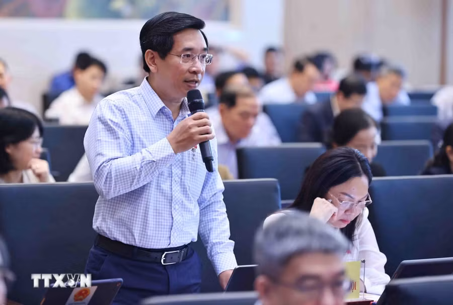 Đại biểu Quốc hội tỉnh Bình Định Nguyễn Văn Cảnh phát biểu tại hội nghị. (Ảnh: Minh Đức/TTXVN)