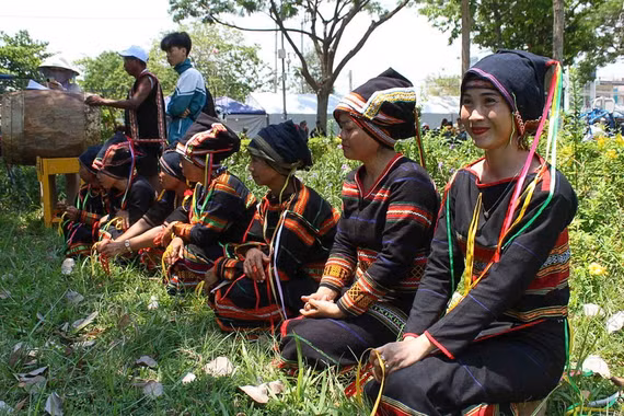 Ngày hội Văn hóa các dân tộc thiểu số và Phiên chợ nông sản tại Phú Túc