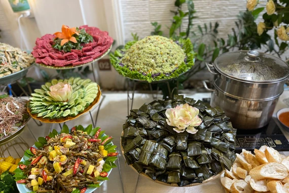 Tiệc buffet chay tri ân thầy cô giáo nhân Ngày Nhà giáo Việt Nam