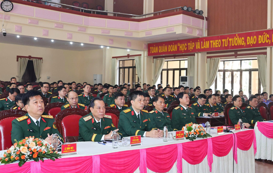 Các đại biểu dự buổi lễ Công bố Quyết định thành lập Viện Kiểm sát quân sự Quân đoàn 34. Ảnh: T.D b151c91bc1324c6c1523.jpg