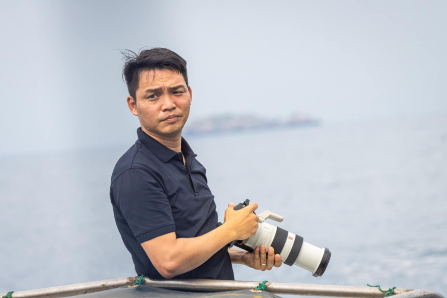 Phạm Công Quý trong chuyến đi đáng nhớ ở biển Đề Gi và Nhơn Lý. Ảnh: NVCC attjndvoovwjo-f3bsenwyzlpiku26lizbhgmozrae1-is.jpg