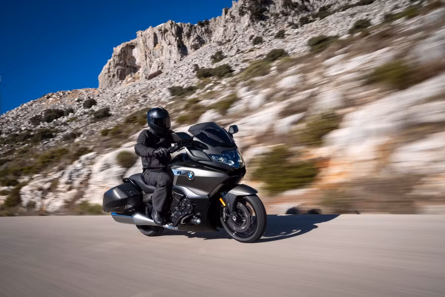 p90451870-lowres-bmw-k-1600-b-02-2022-1.jpg