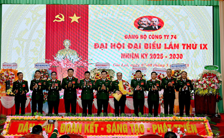Đảng bộ Công ty TNHH một thành viên 74 tổ chức Đại hội Đại biểu lần thứ IX. Ảnh: T.D ae27b5d77159c3079a48.jpg