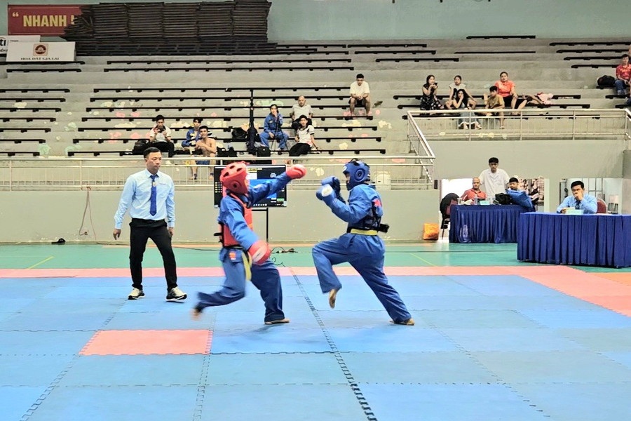 Các trận bán kết diễn ra đầy kịch tính, các vận động viên thi đấu hết mình để giành tấm vé vào chung kết. Ảnh: Ngọc Duy videocapture-20250523-184129.jpg