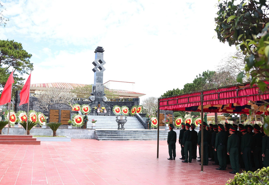 Corpul 34 a finalizat renovarea memorialului eroilor căzuți la datorie. Foto: T.D. bdeb68d264a4ebfab2b5.jpg