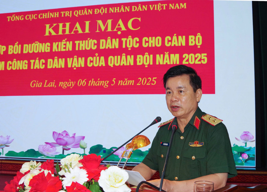 Trung tướng Đỗ Xuân Tụng phát biểu khai mạc lớp tập huấn. Ảnh: T.D 9e83d3c04e20fc7ea531.jpg