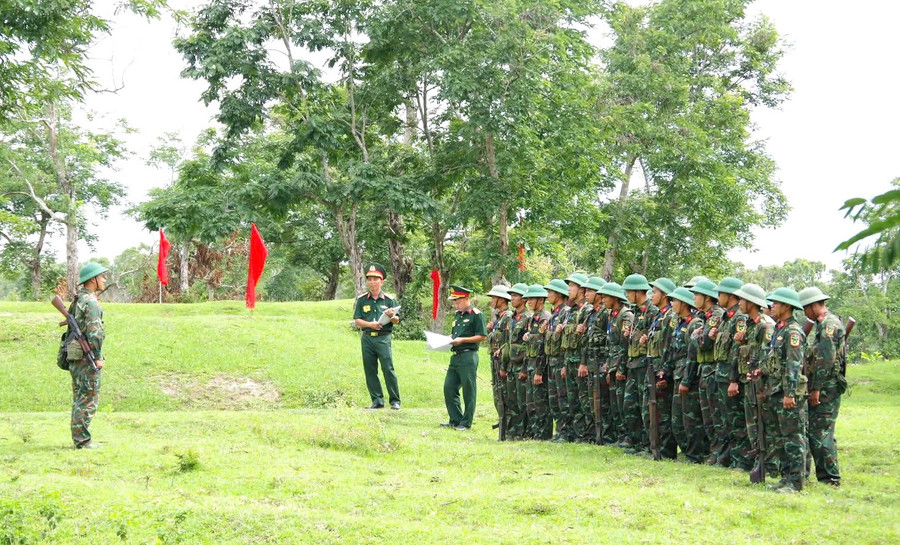 Tham gia hội thi có 46 cán bộ trung đội trưởng thuộc các đơn vị của Trung đoàn 1. Ảnh: Hoa Lê 8f1ba17e109fa4c1fd8e.jpg