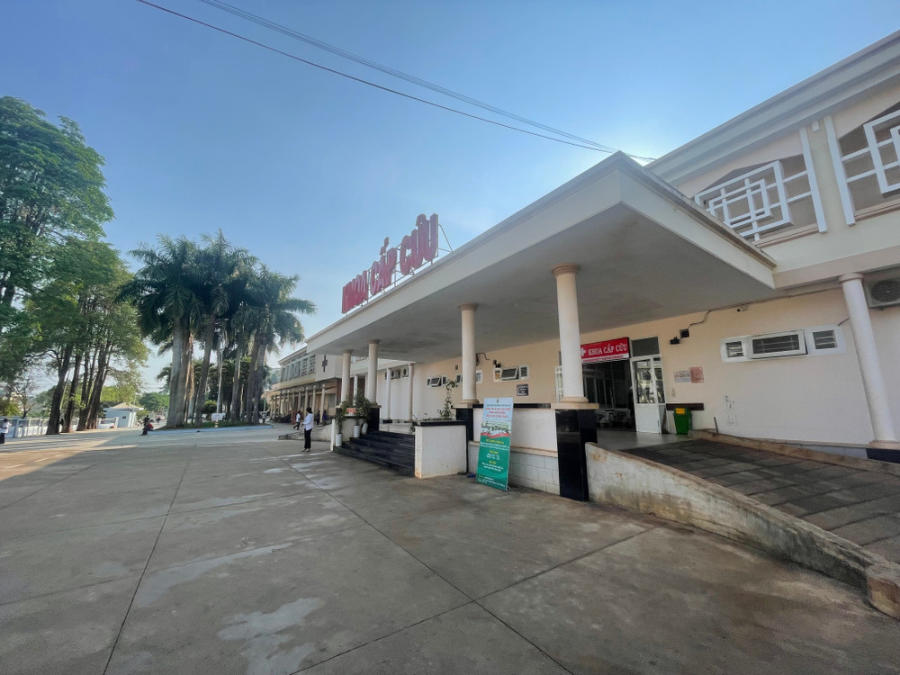 Anh L. và anh T. hiện đang được chữa trị tại Bệnh viện Đa khoa tỉnh Gia Lai. Ảnh: Văn Ngọc anh-l-va-anh-t-hien-dang-duoc-chua-tri-tai-benh-vien-da-khoa-tinh-gia-lai-anh-van-ngoc.jpg