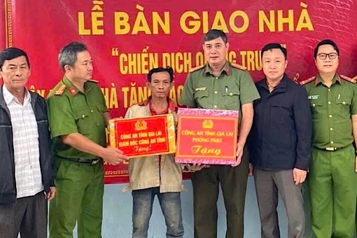 Gia Lai: Trao nhà “Chiến dịch Quang Trung” cho người dân tại xã Phù Cát