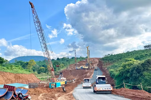 Khơi thông quỹ đất, mở cực tăng trưởng phía Tây tỉnh