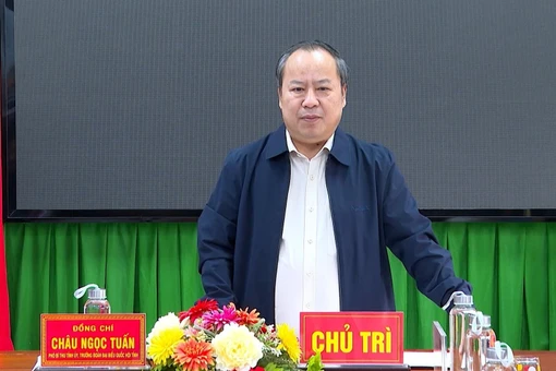 Phó Bí thư Tỉnh ủy Châu Ngọc Tuấn làm việc với Ban Thường vụ Đảng ủy xã An Toàn