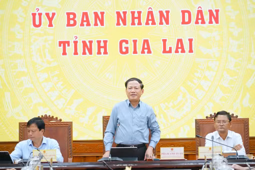 Quyết liệt tháo gỡ điểm nghẽn, thúc đẩy tăng trưởng kinh tế - xã hội 