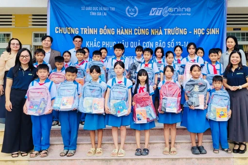 Gia Lai: Trao các phần quà trị giá 670 triệu đồng hỗ trợ trường học, người dân bị ảnh hưởng bão lũ