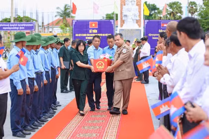 Tiễn, bàn giao 15 hài cốt liệt sĩ hy sinh tại Campuchia để hồi hương về đất mẹ Việt Nam