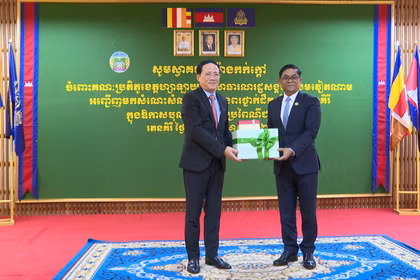 Đoàn đại biểu cấp cao tỉnh Gia Lai thăm, chúc Tết Chôl Chnăm Thmây tại tỉnh Ratanakiri