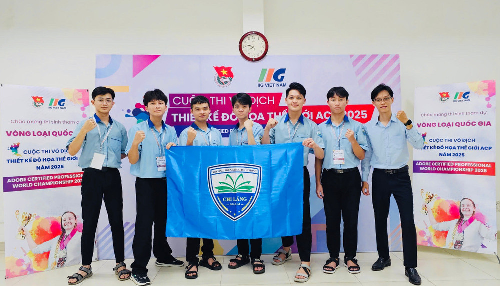 6 học sinh Trường THPT Chi Lăng (tỉnh Gia Lai) xuất sắc đạt chứng chỉ đồ họa quốc tế sau khi tranh tài tại Vòng loại quốc gia Cuộc thi Vô địch thiết kế đồ họa thế giới ACP năm 2025. Ảnh: Quốc Cường 03069fc7e95a5804014b.jpg