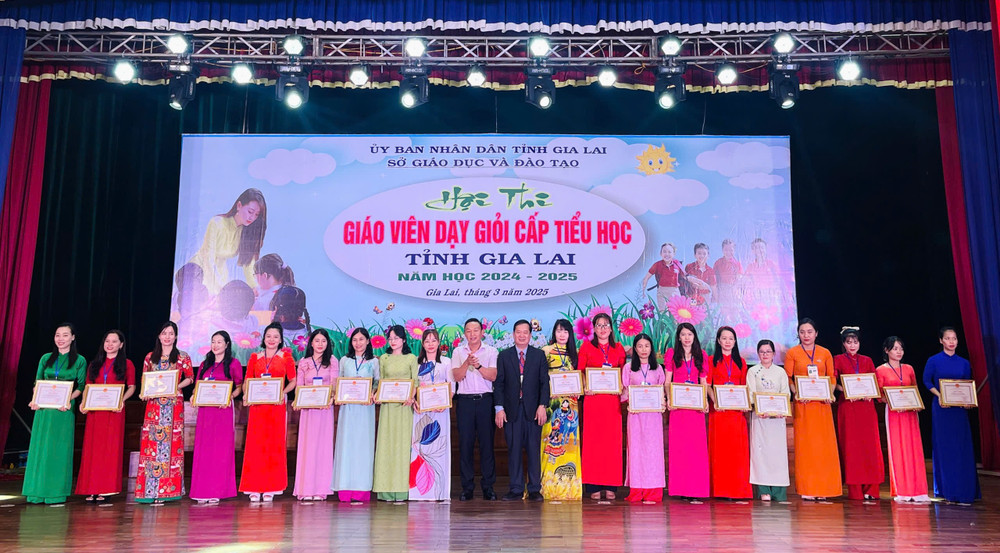 Ban tổ chức xét công nhận 253 giáo viên đạt danh hiệu giáo viên dạy giỏi cấp tỉnh năm học 2024-2025. Ảnh: Trần Dung 0f4b1bbbfc264d781437.jpg