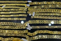 Giá vàng trong nước tăng phi mã, vọt lên 130,6 triệu đồng/lượng