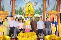 Lãnh đạo Pleiku và Chư Păh thăm, chúc mừng cơ sở Phật giáo nhân đại lễ Phật đản