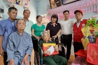 Quỹ Lá Xanh nhận phụng dưỡng 11 Mẹ Việt Nam Anh hùng tại Gia Lai