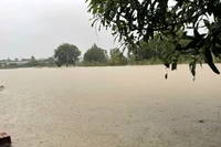 Khu vực phía Tây tỉnh nước lũ tràn về, một số nơi bị chia cắt