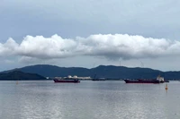 Từ khoảng chiều ngày 4-11, vùng biển phía Đông khu vực Giữa Biển Đông có gió mạnh dần lên cấp 6-7