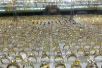 Trưa 28-1, vàng miếng tiếp tục tăng thêm 2,5 triệu đồng, giữ mức 182,6 triệu đồng/lượng