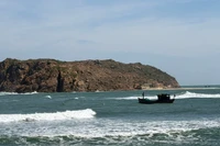 Vùng biển Gia Lai gió giật cấp 7-8, sóng cao 2-4 m